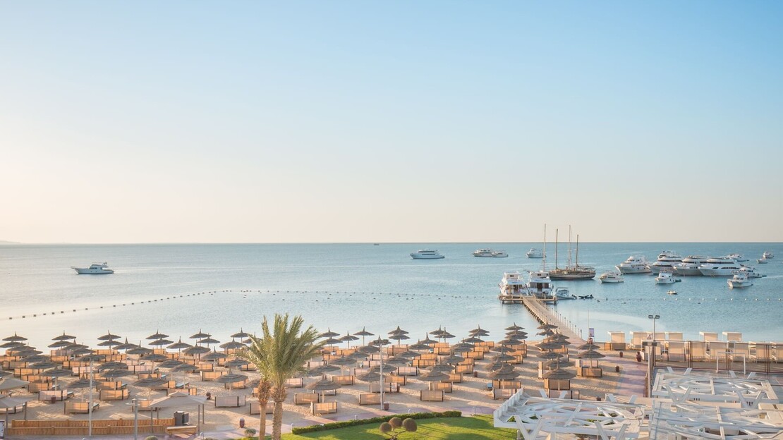 PickAlbatros White Beach Resort